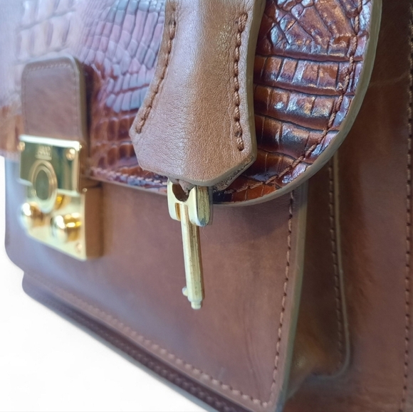 LAND LEATHER CRAFTSMANSHIP Croc Leather Crossbody Map Lock Key Flap Bag Charm - Picture 3 of 16